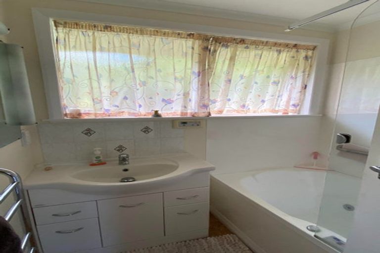 Photo of property in 5 Kaka Street, Waikanae, 5036