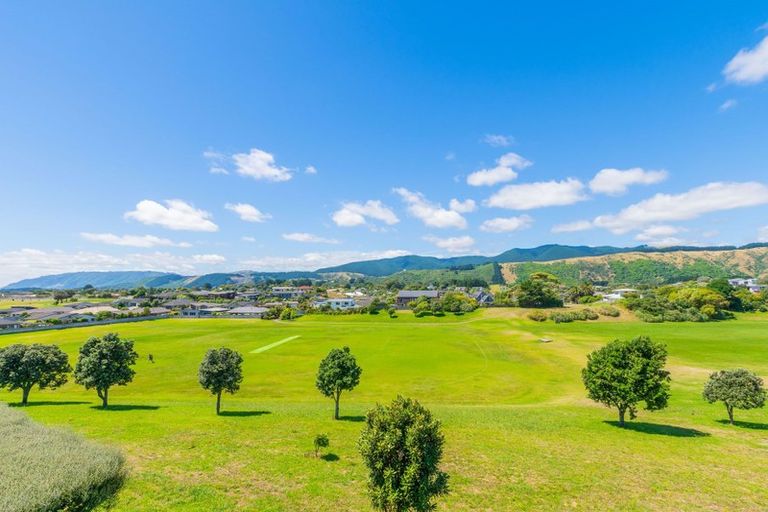 Photo of property in 134 Renown Road, Raumati South, Paraparaumu, 5032