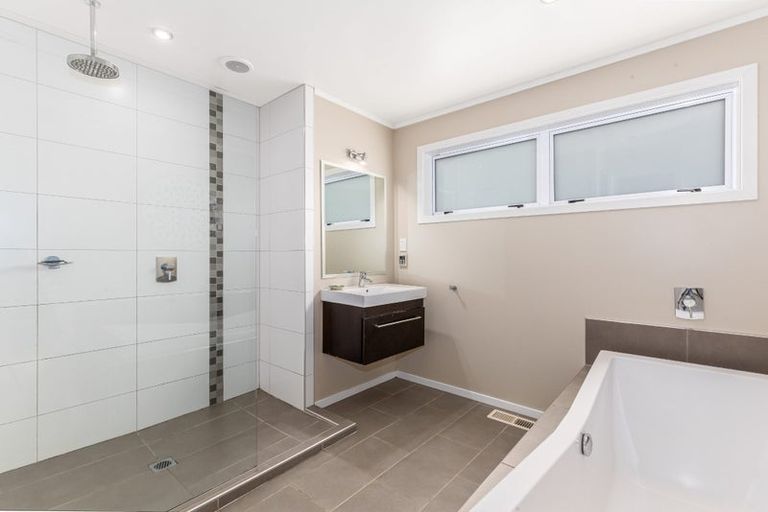 Photo of property in 5 Meridian Way, Whitby, Porirua, 5024