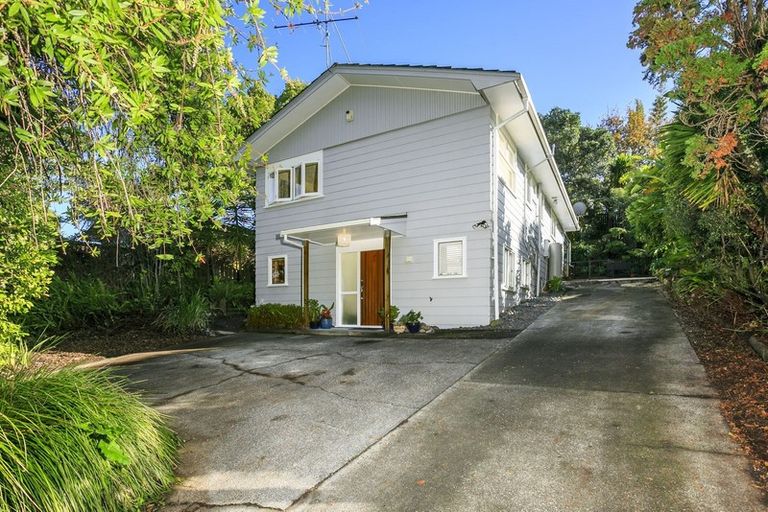 Photo of property in 28 Lavery Place, Sunnynook, Auckland, 0632
