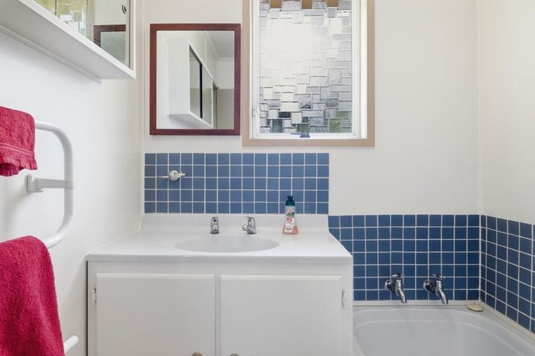 Photo of property in 40 Glenbervie Crescent, Massey, Auckland, 0614