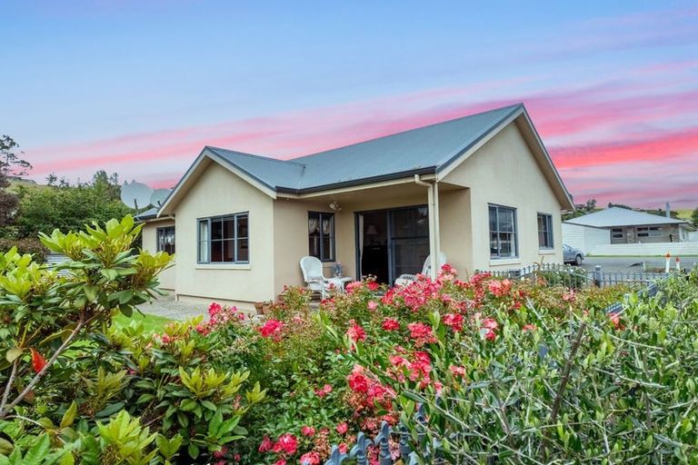 Photo of property in 7 Margate Street, Waihola, Milton, 9073