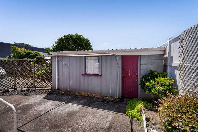 Photo of property in 2/56 Young Street, New Plymouth, 4310