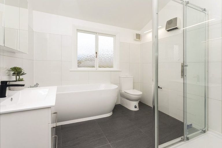 Photo of property in 31 Kotare Street, Fendalton, Christchurch, 8041