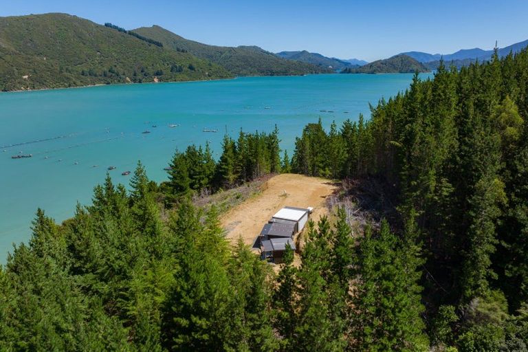 Photo of property in 4954 Kenepuru Road, Ohauparuparu Bay, Picton, 7282