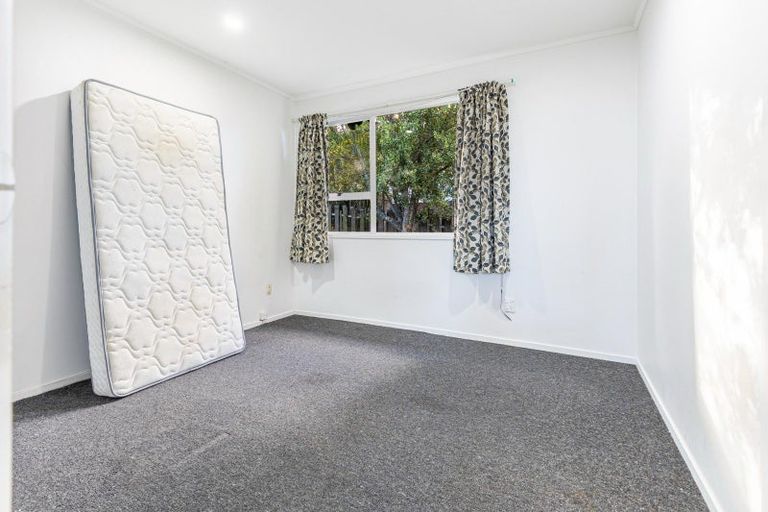 Photo of property in 14 Kemp Road, Massey, Auckland, 0614