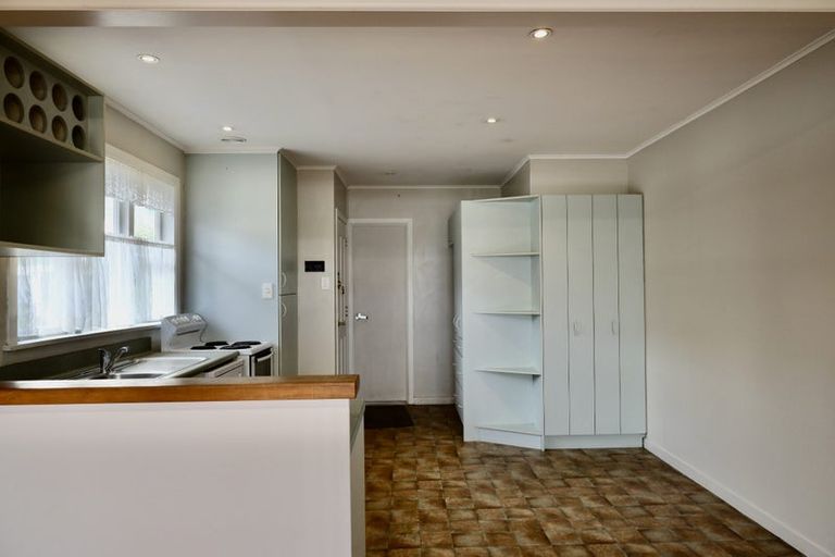 Photo of property in 80 Seymour Road, Sunnyvale, Auckland, 0612