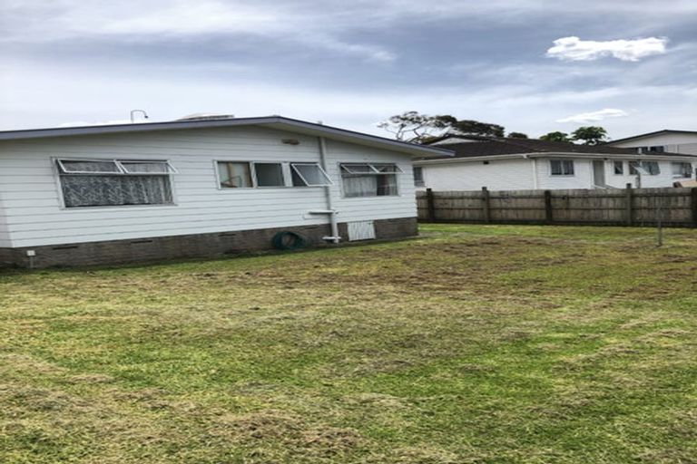 Photo of property in 47 Staverton Crescent, Mangere, Auckland, 2022