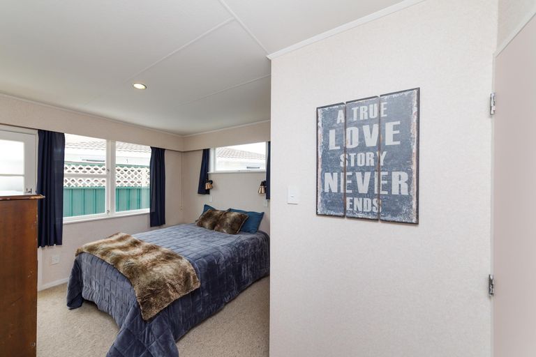 Photo of property in 14 Hartley Place, Awapuni, Palmerston North, 4412