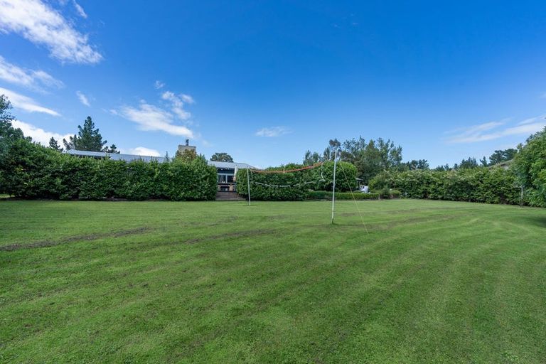 Photo of property in 1 Holden Way, Fitzherbert, Palmerston North, 4471