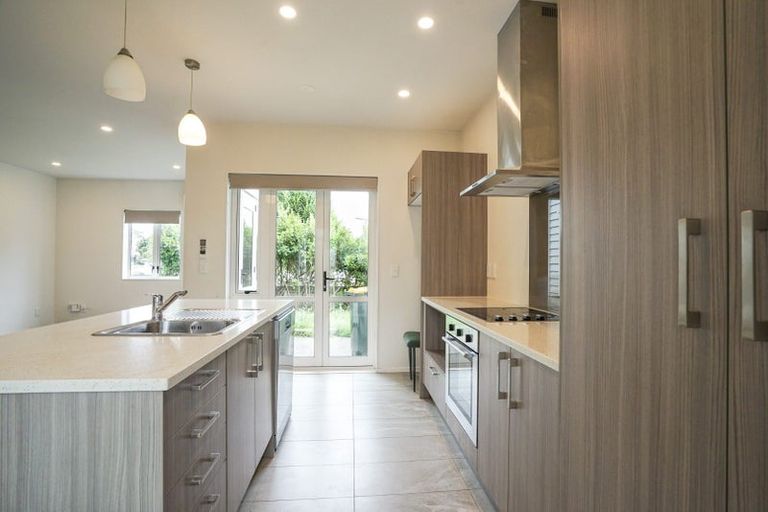 Photo of property in 75 Grove Road, Papakura, 2110