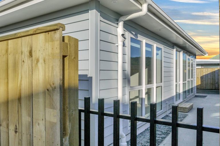 Photo of property in 13-15 Gillespie Street, Taita, Lower Hutt, 5011