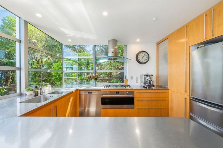 Photo of property in 80 Moana Road, Plimmerton, Porirua, 5026