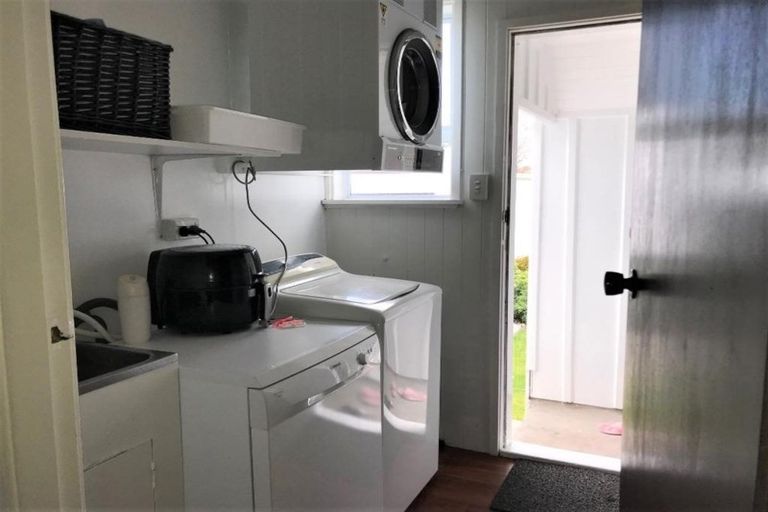 Photo of property in 7 Drake Street, Vogeltown, New Plymouth, 4310