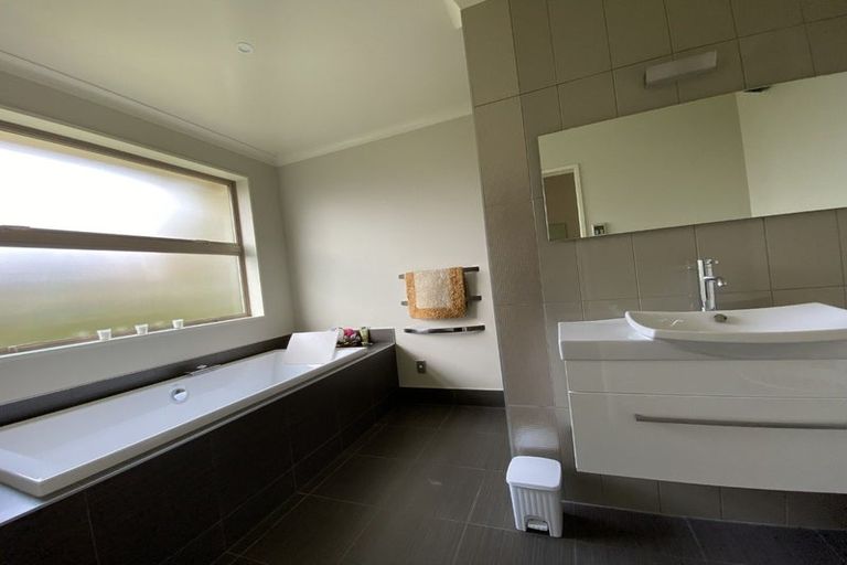 Photo of property in 23 Globe Bay Drive, Templeton, Christchurch, 8042