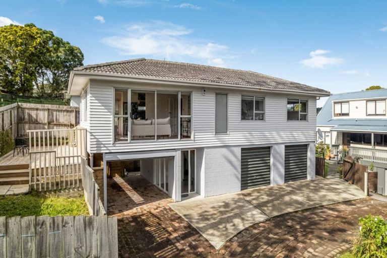 Photo of property in 13 Seabar Place, Glen Eden, Auckland, 0602
