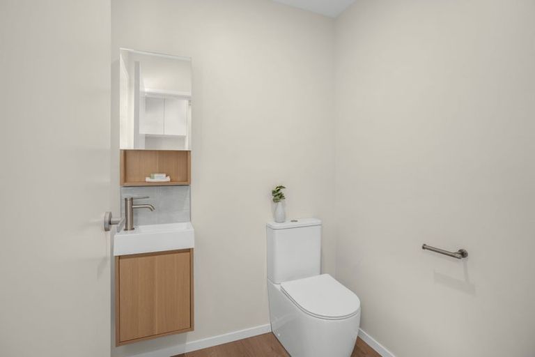 Photo of property in 14 Ngarara Road, Waikanae, 5036