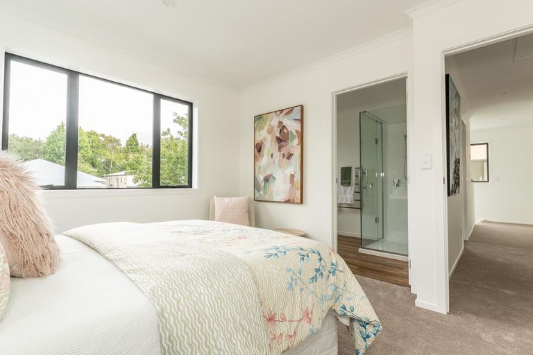 Photo of property in 1/4 Marama Street, Castor Bay, Auckland, 0620