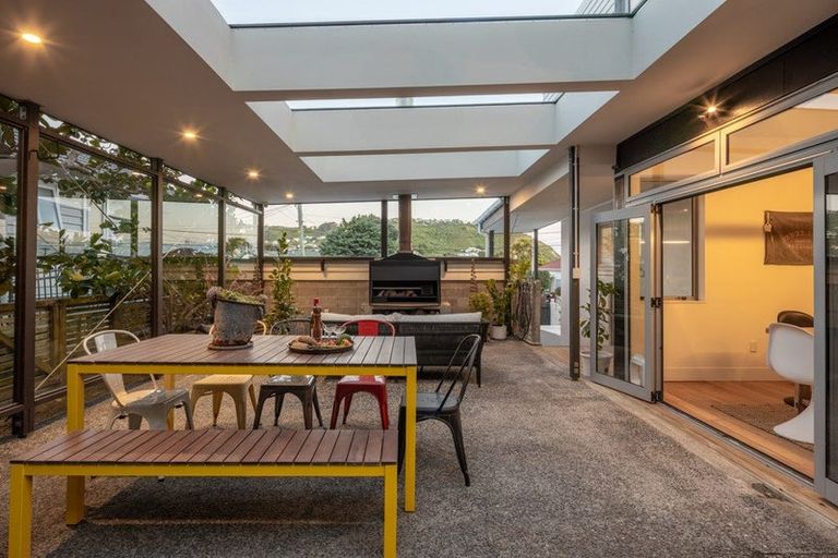 Photo of property in 26 Severn Street, Island Bay, Wellington, 6023