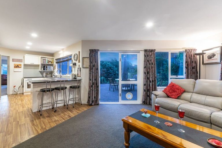 Photo of property in 56 Molyneux Close, Whitby, Porirua, 5024