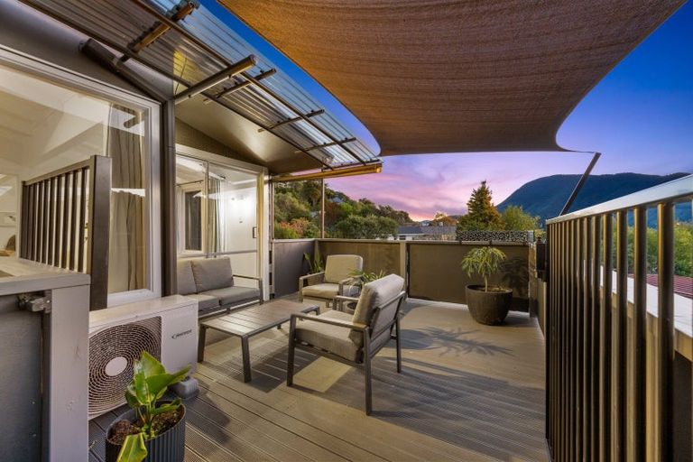 Photo of property in 33 Milton Terrace, Picton, 7220