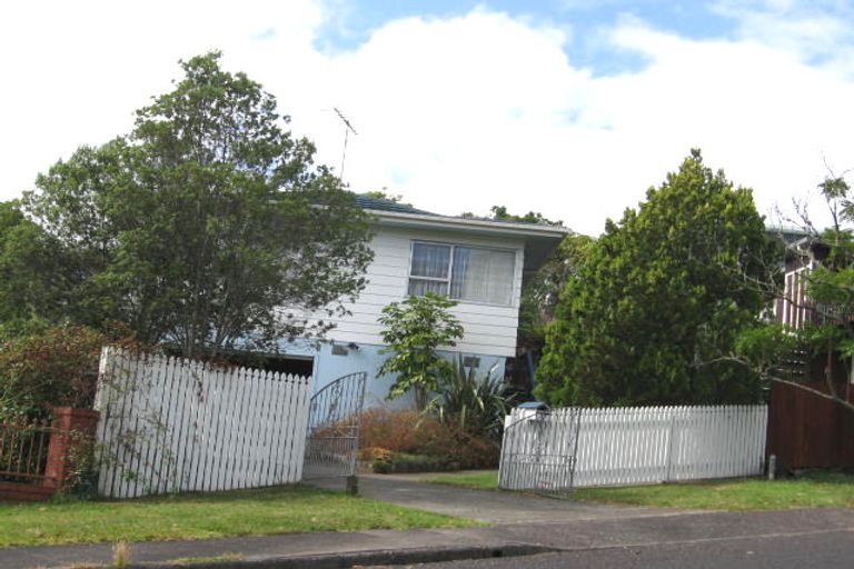 Photo of property in 1/17 Simon Ellice Drive, Bayview, Auckland, 0629