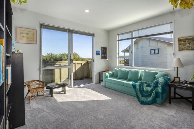 Photo of property in 12 Scott Avenue, Otaki Beach, Otaki, 5512