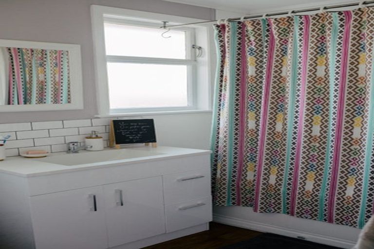 Photo of property in 15 Tasman Street, Havelock North, 4130