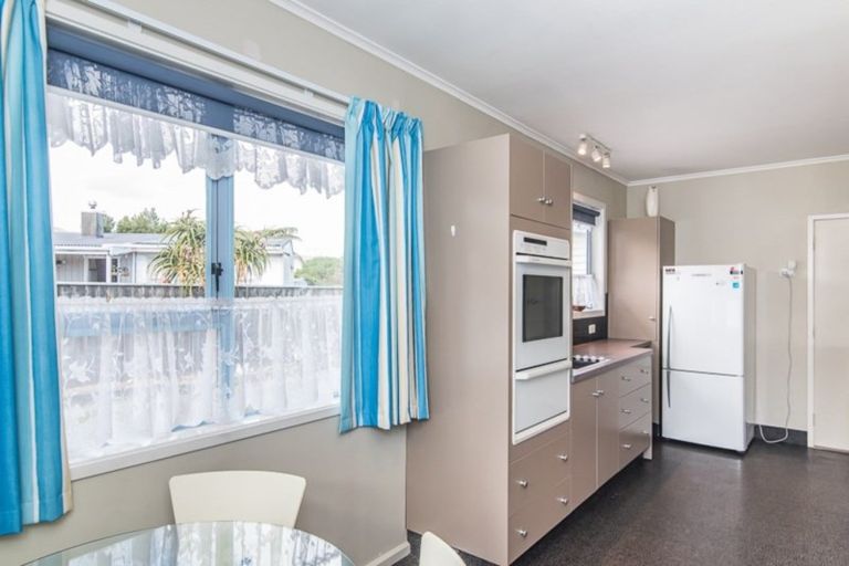 Photo of property in 320 Te Moana Road, Waikanae, 5036