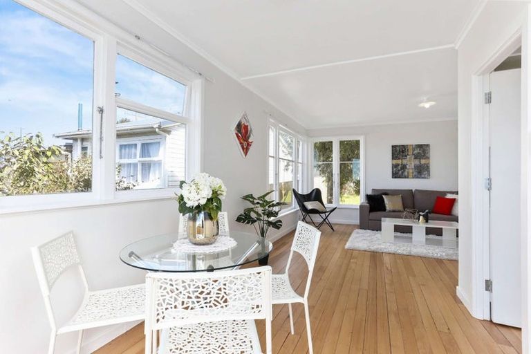 Photo of property in 231 Hepburn Road, Glendene, Auckland, 0602