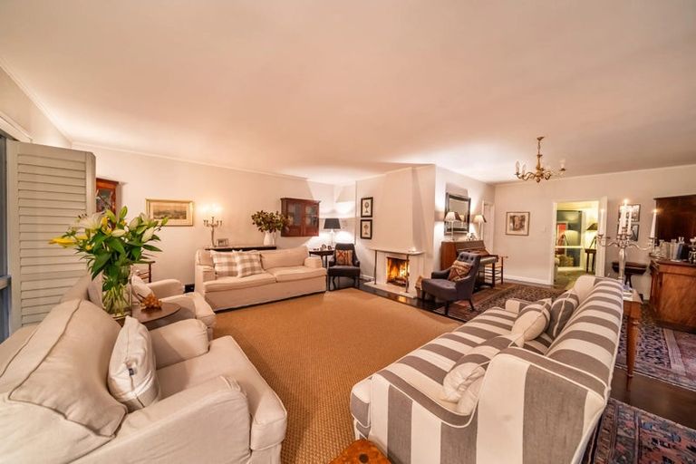 Photo of property in 9 Chatsworth Road, Silverstream, Upper Hutt, 5019