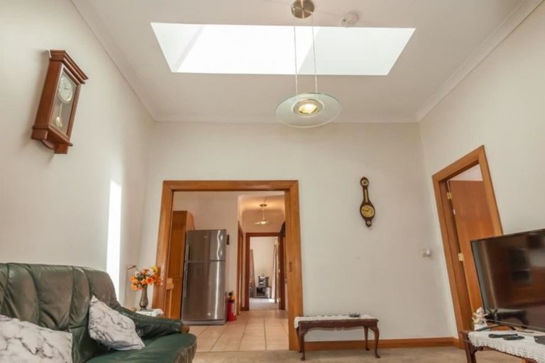 Photo of property in 290 Heatherlea Road East, Levin, 5571