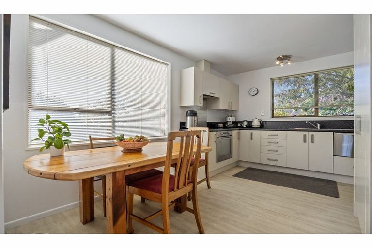 Photo of property in 32b Laing Crescent, Heathcote Valley, Christchurch, 8022