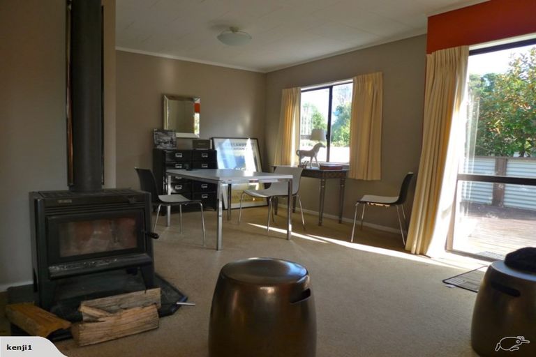 Photo of property in 175 Te Moana Road, Waikanae, 5036
