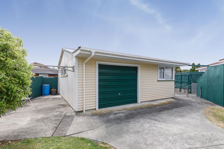 Photo of property in 14 Hartley Place, Awapuni, Palmerston North, 4412