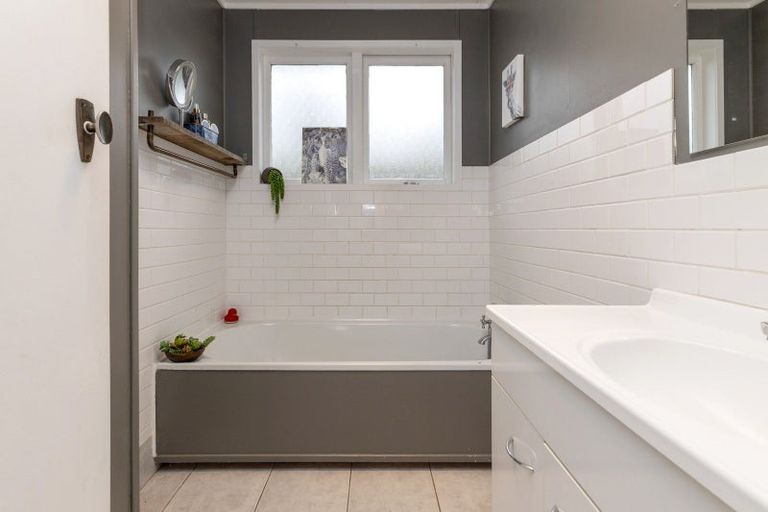 Photo of property in 10 Green Place, Richmond Heights, Taupo, 3330