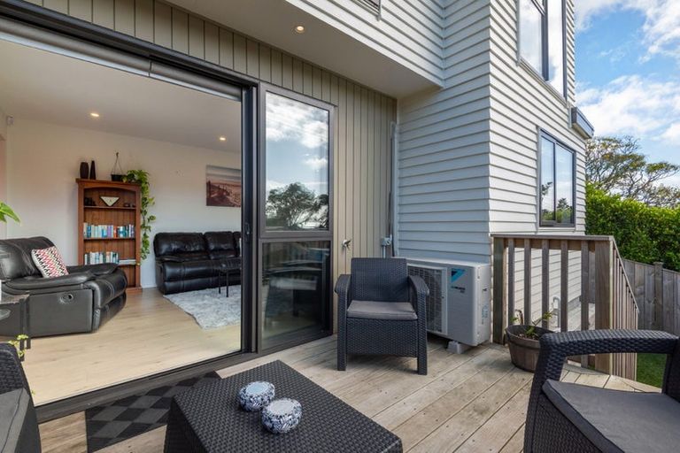 Photo of property in 8/26 Long Bay Drive, Torbay, Auckland, 0630