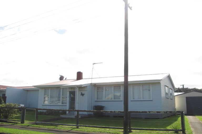 Photo of property in 138 Broadway, Waitara, 4320