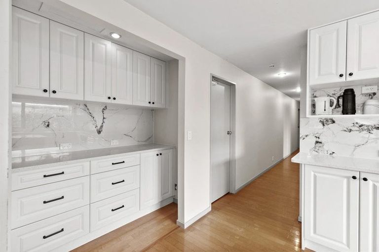 Photo of property in 19 Woodside Avenue, Northcote, Auckland, 0627