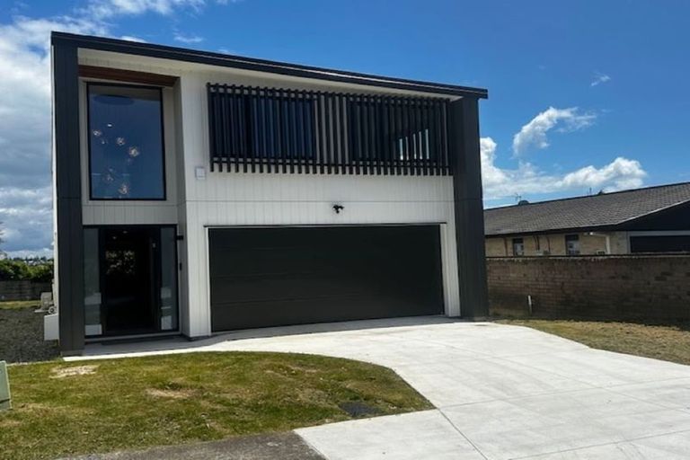 Photo of property in 35b Clyside Avenue, Half Moon Bay, Auckland, 2012