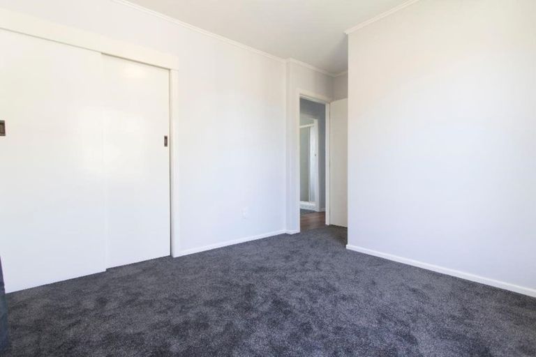 Photo of property in 16 Loasby Crescent, Newlands, Wellington, 6037