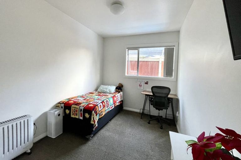 Photo of property in 1 Cherry Grove, Strathmore Park, Wellington, 6022