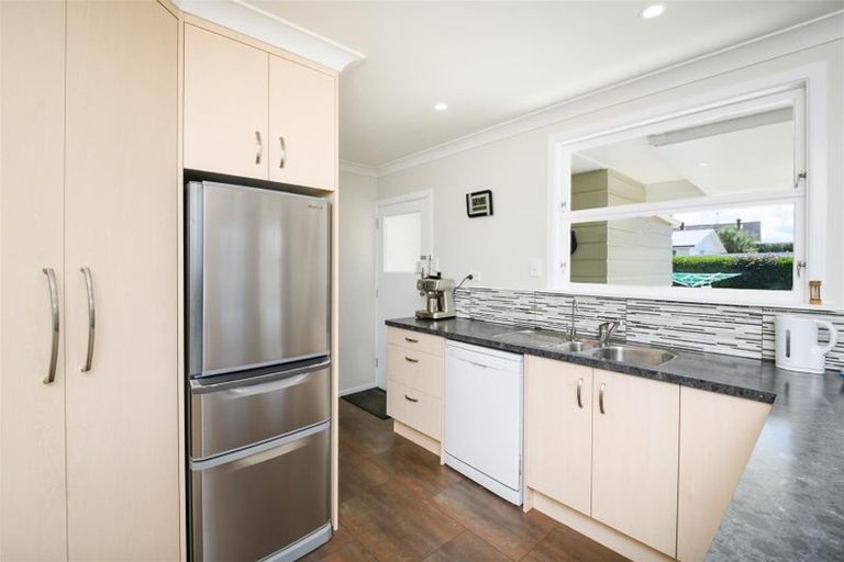 Photo of property in 10 Bond Street, Marton, 4710