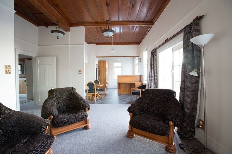 Photo of property in 5 Gilbert Street, New Plymouth, 4310