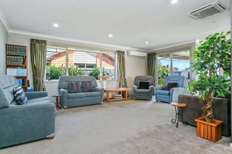 Photo of property in 12 Cooper Crescent, Cambridge, 3434