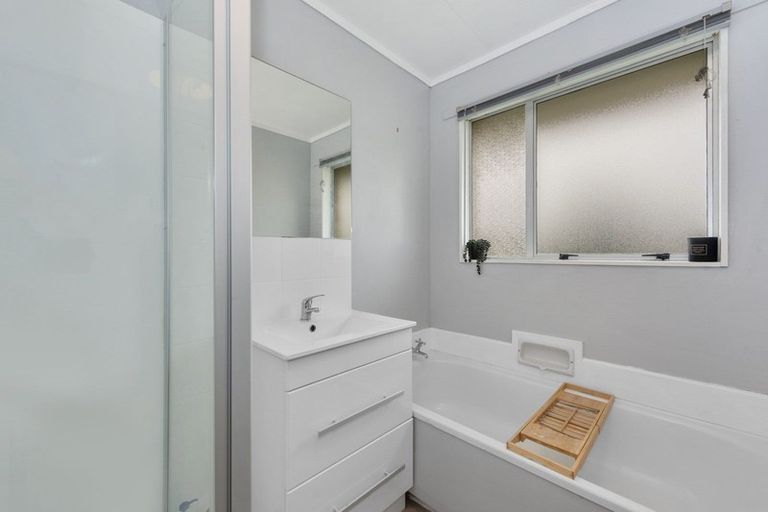 Photo of property in 5 Page Place, Hamilton East, Hamilton, 3216