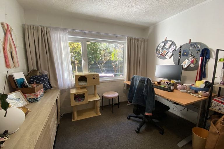 Photo of property in 2/219 Grant Road, Thorndon, Wellington, 6011