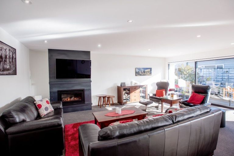 Photo of property in 218 Park Street, Winton, 9720