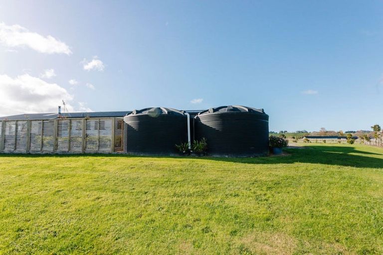 Photo of property in 77120a State Highway 2, Dannevirke, 4977