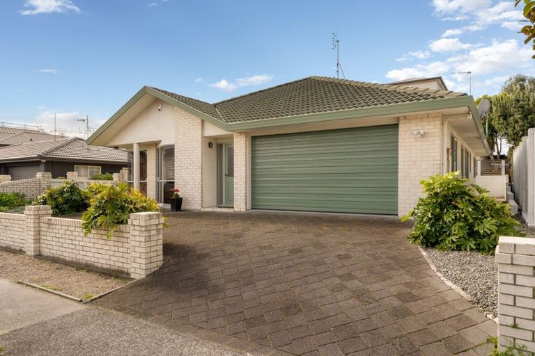 Photo of property in 13a Oceanbeach Road, Mount Maunganui, 3116